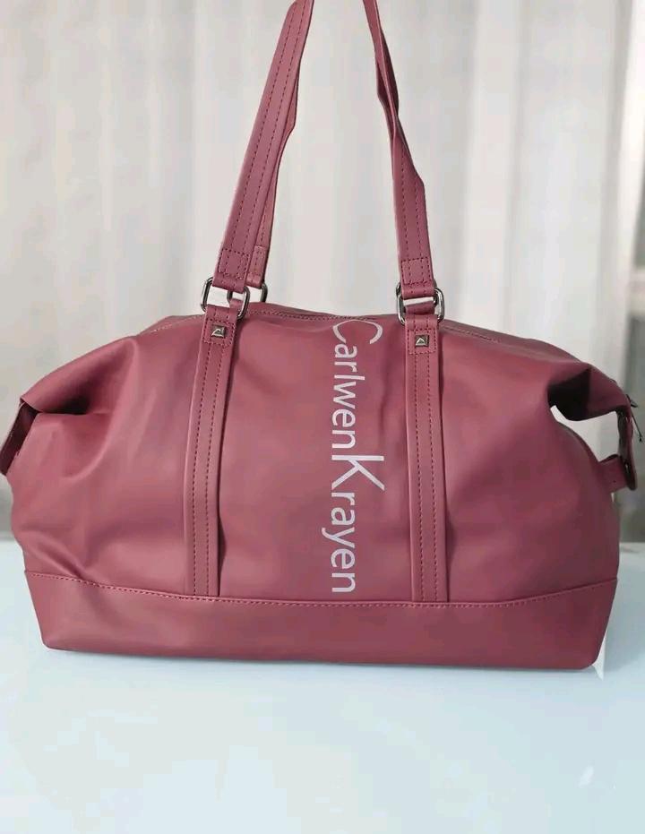 CarlwenKranyen Luxurious Travel Bag
