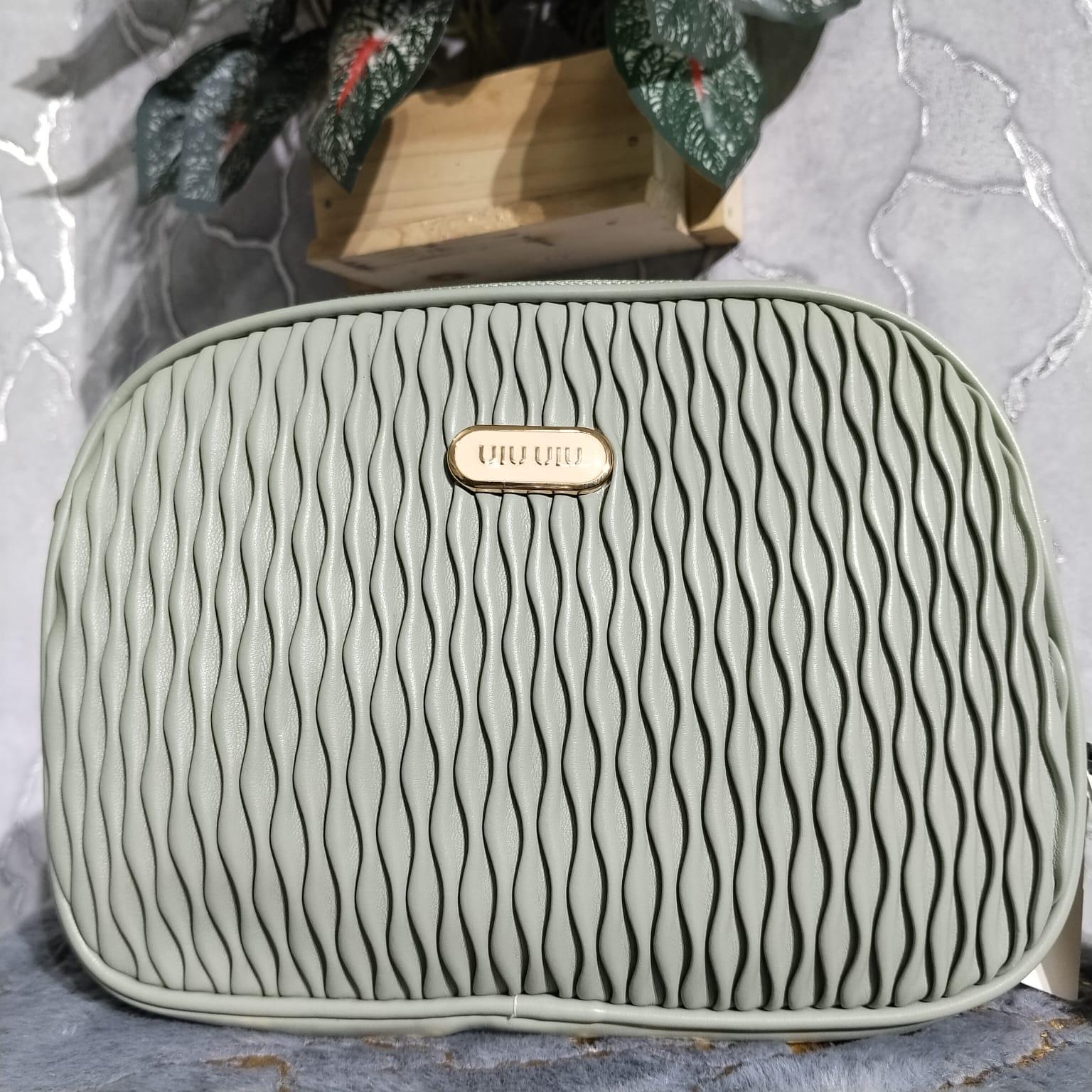Uiu Uiu Luxurious Crossbody Belt Bag – Light Green Leather (9x7")