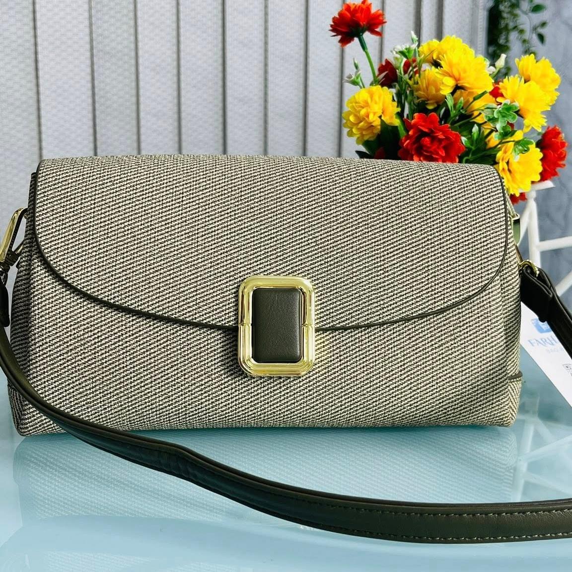 Luxurious Leather Hand Bag with Long Belt – Green