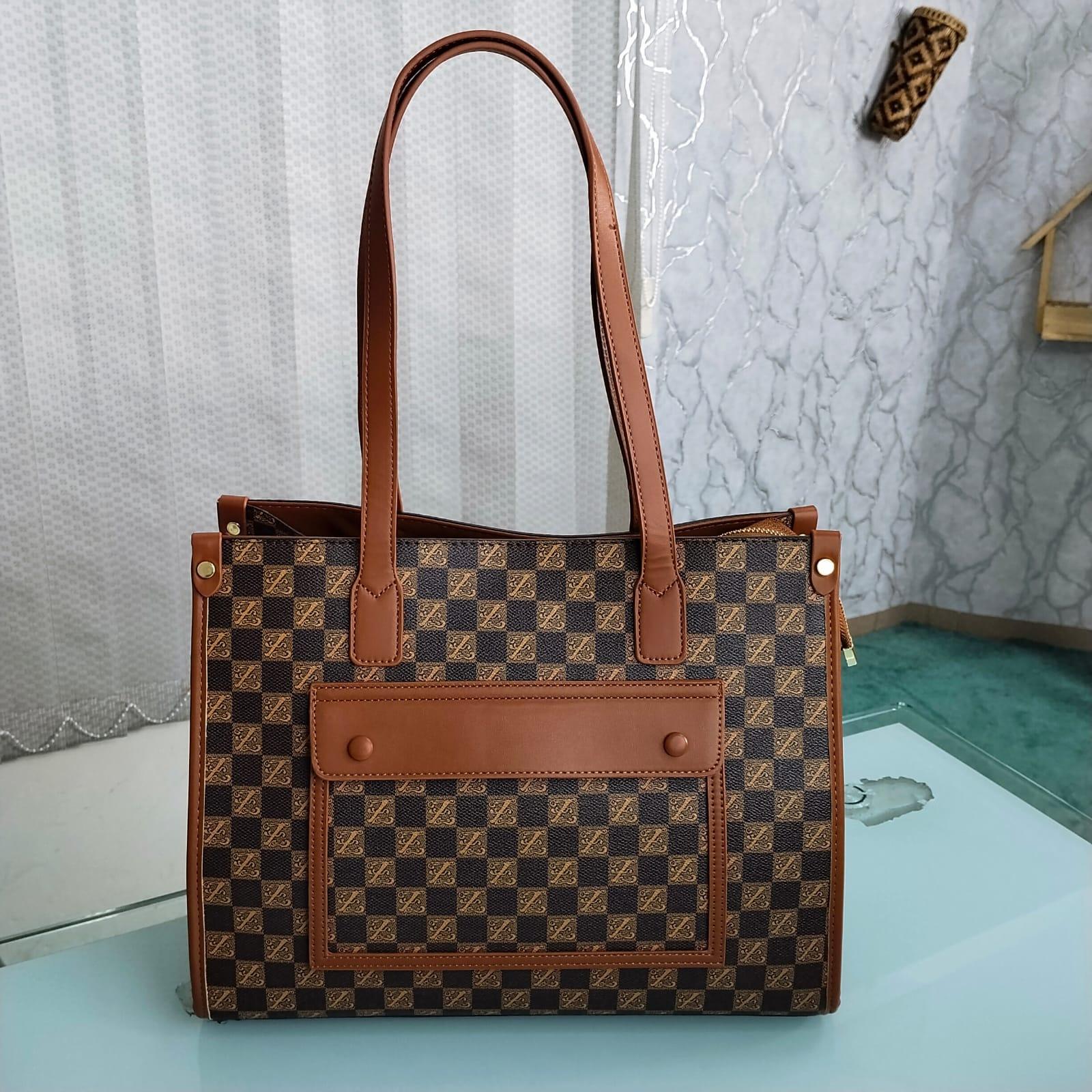 Premium Leather Shoulder Bag – Spacious & Stylish for Everyday Elegance