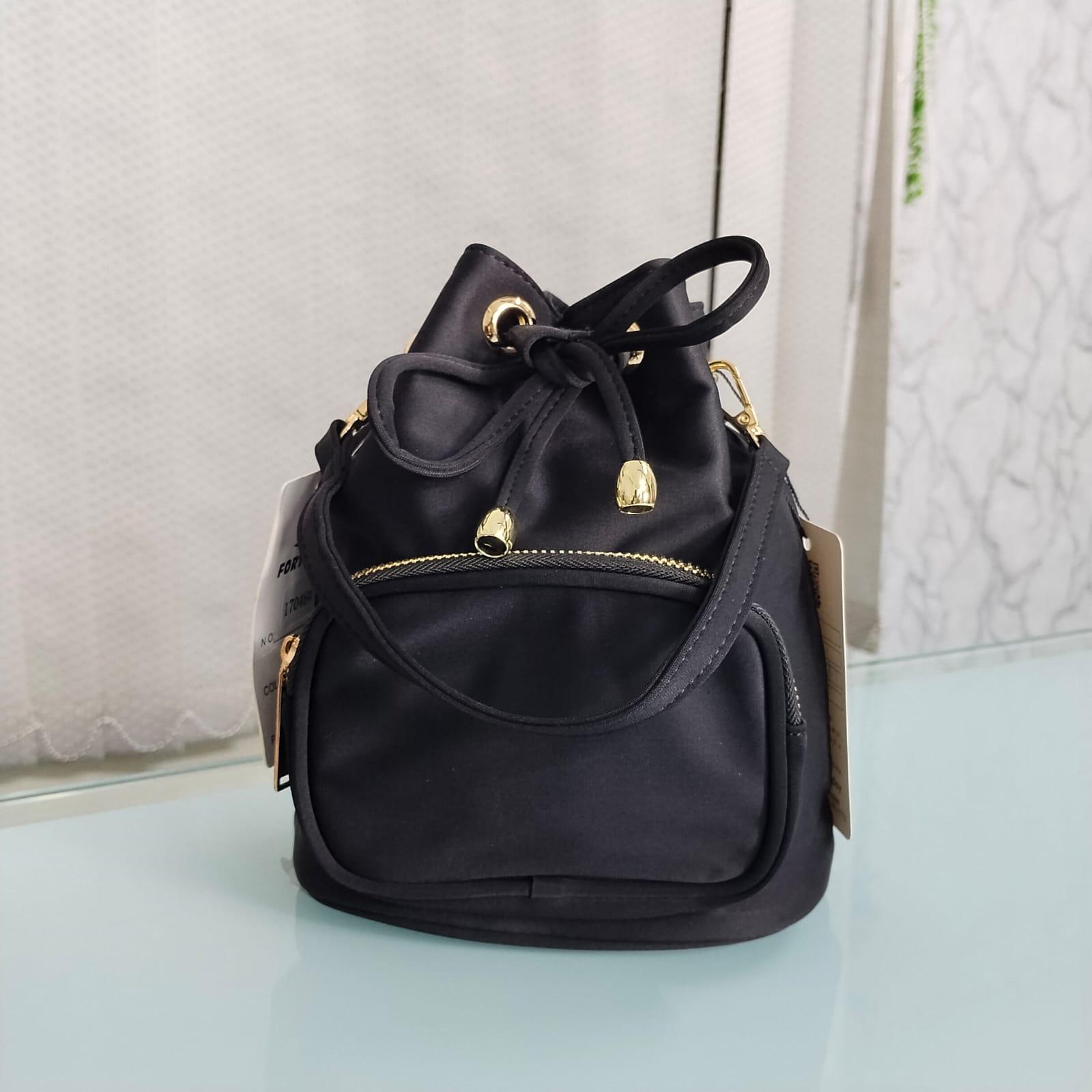Fortune Classic Leather Hand Bag – Compact, Chic & Everyday Ready (7×9")