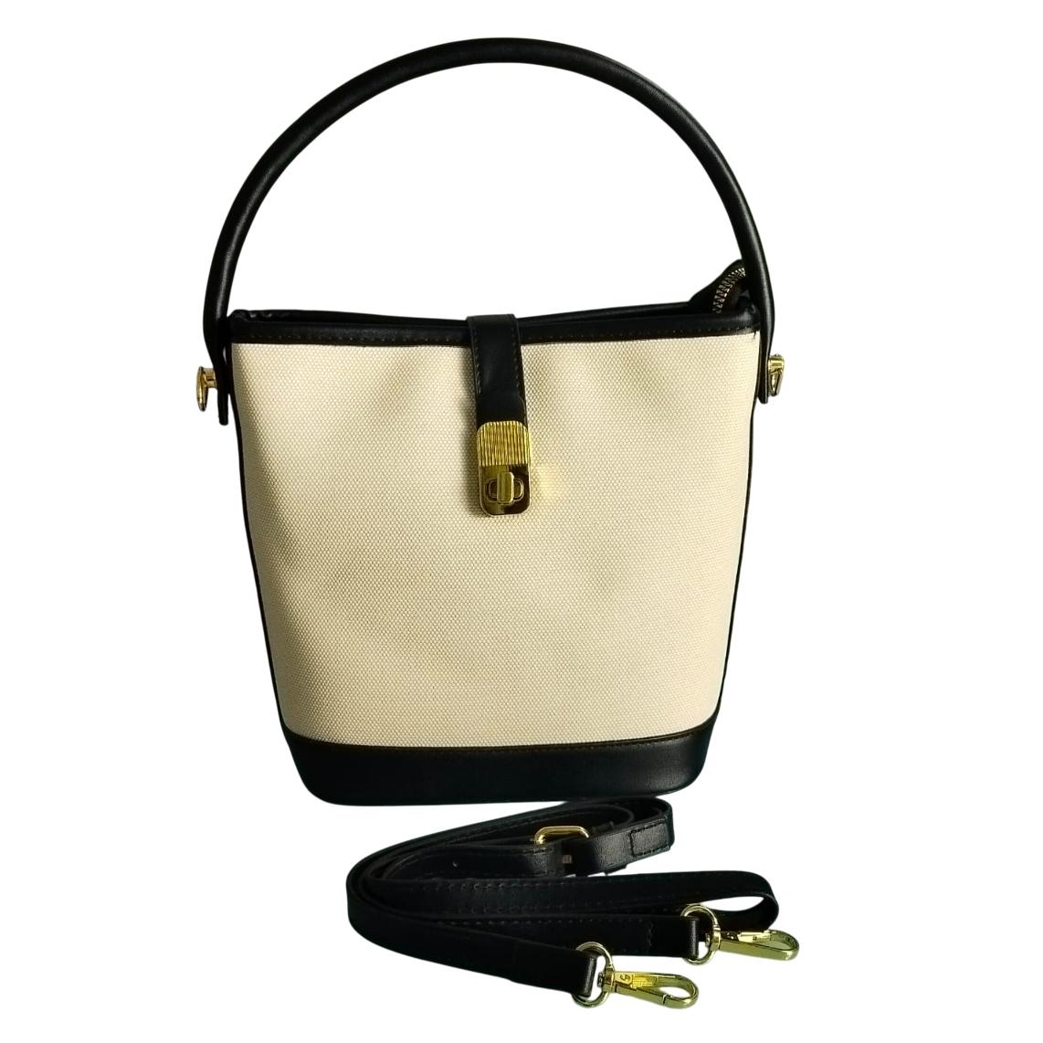 Luxurious Handbag with Crossbody Belt –(Size: 7.5/8.5)