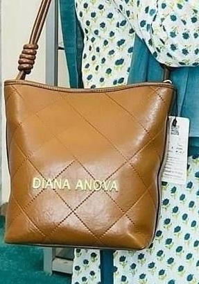 Diana Anova Tote Style